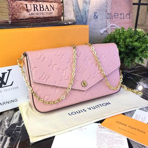 lv pochette felicie pink